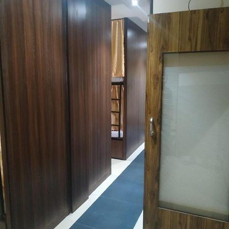 Almas Dormitory 24 Hours Aircondition Bombay Extérieur photo