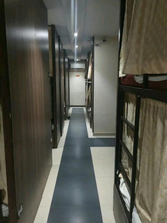 Almas Dormitory 24 Hours Aircondition Bombay Extérieur photo