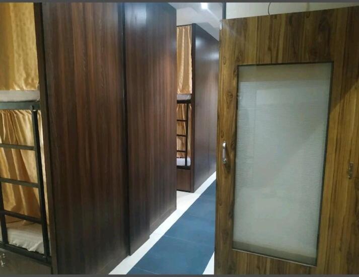 Almas Dormitory 24 Hours Aircondition Bombay Extérieur photo