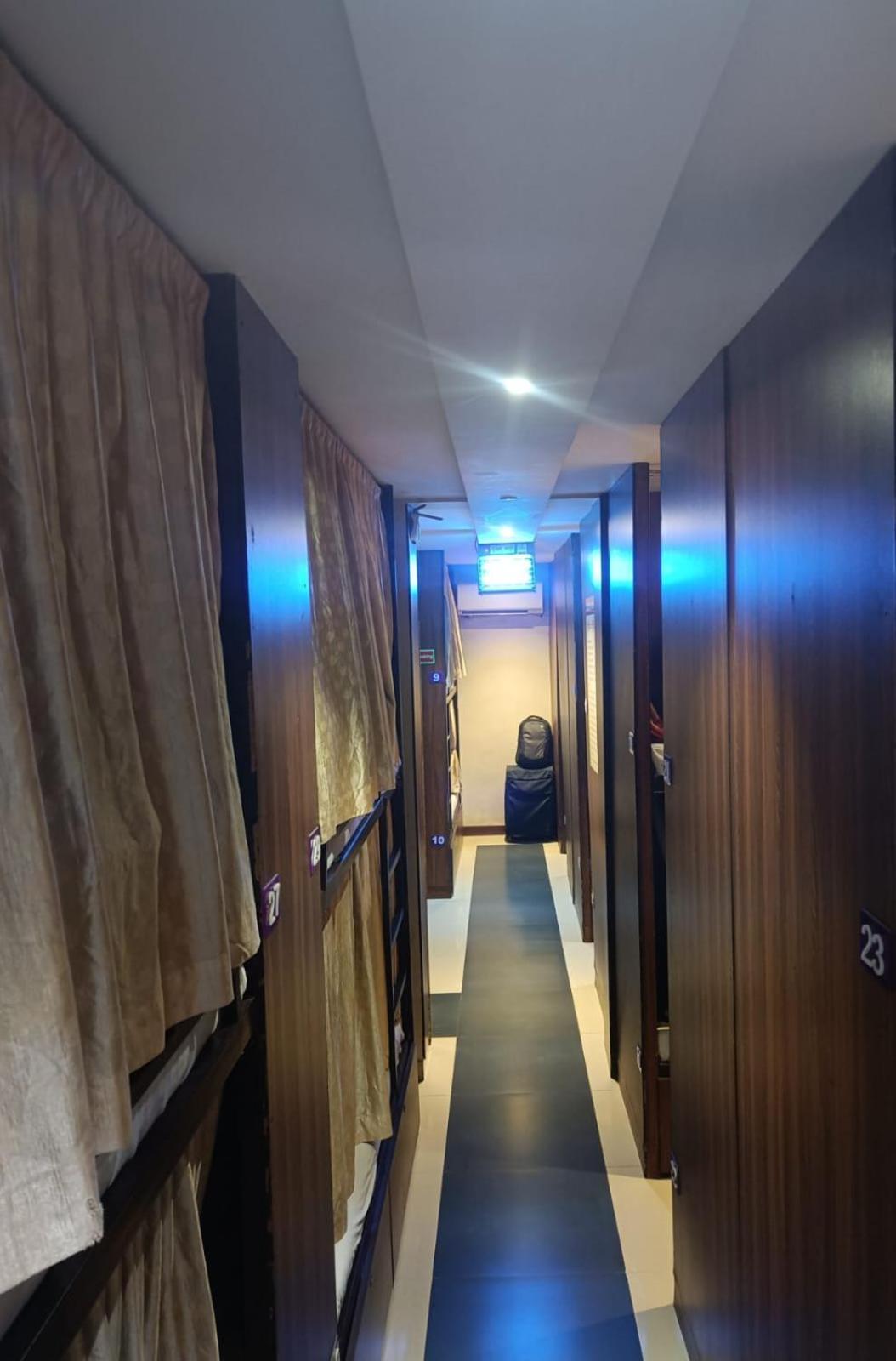 Almas Dormitory 24 Hours Aircondition Bombay Extérieur photo