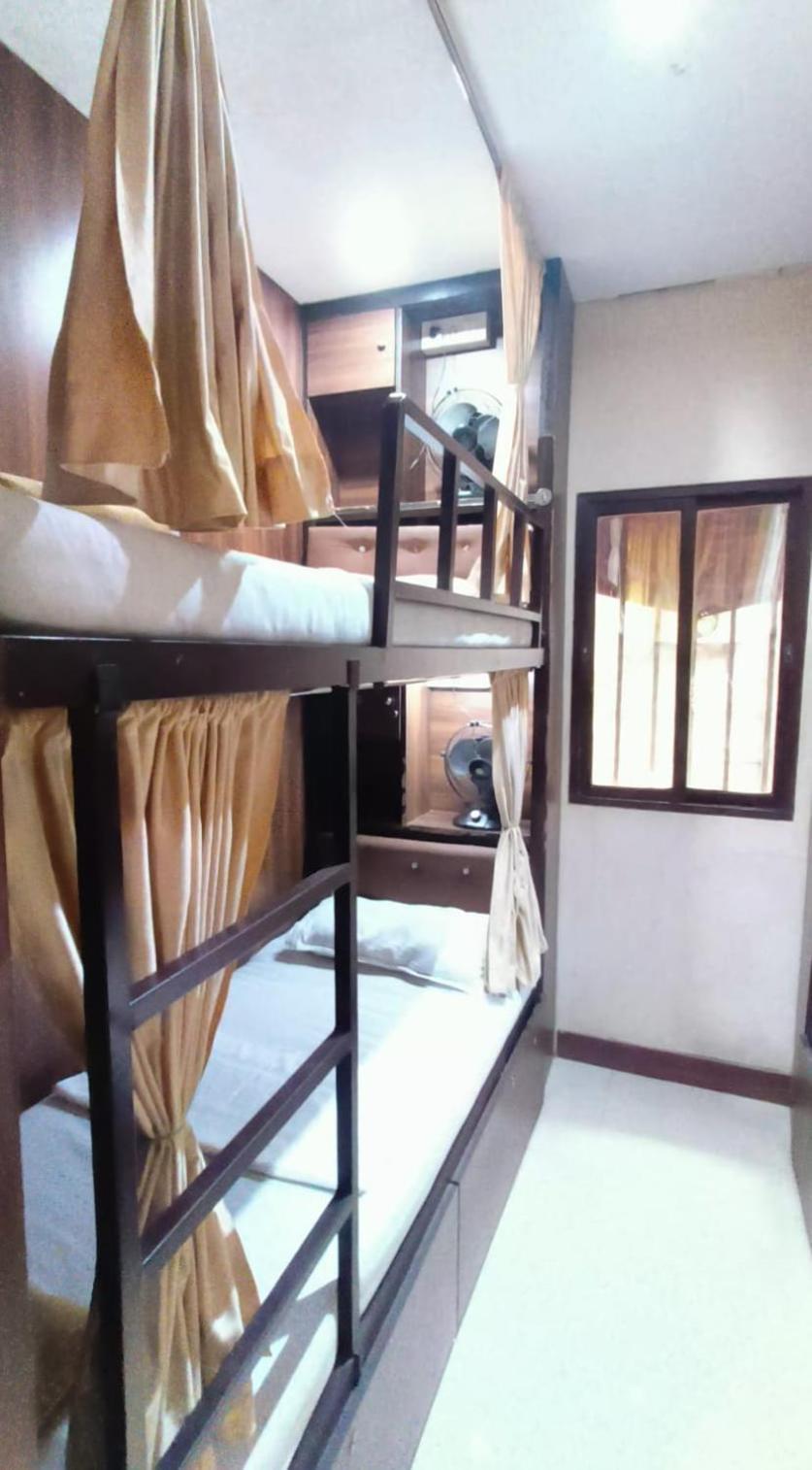 Almas Dormitory 24 Hours Aircondition Bombay Extérieur photo