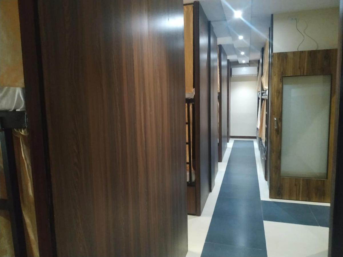 Almas Dormitory 24 Hours Aircondition Bombay Extérieur photo