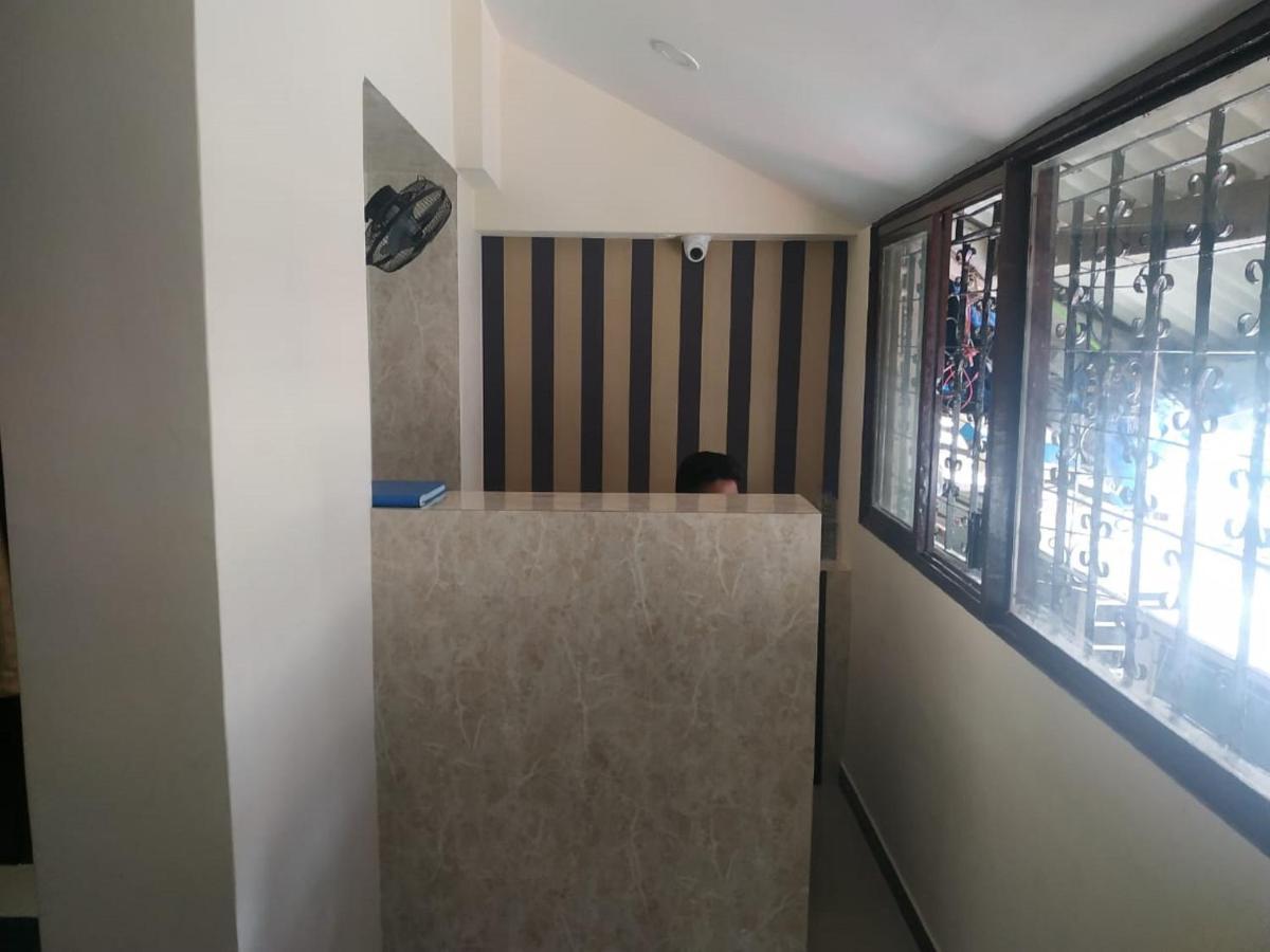 Almas Dormitory 24 Hours Aircondition Bombay Extérieur photo
